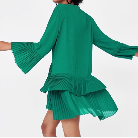 Zara BLOGGER FAV Green Pleated Tiered Dress - Picture 6 of 8